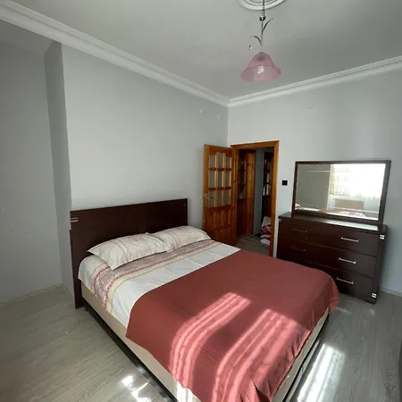 Apartment Sehir Merkezinde Site Icerisinde Lueks Trabzon