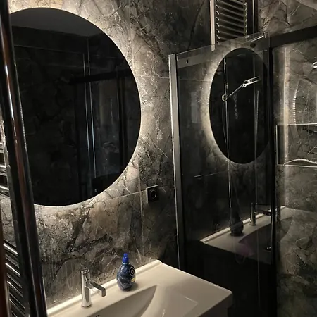 Sehir Merkezinde Site Icerisinde Lueks Apartment *