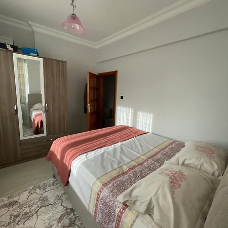 Apartment Sehir Merkezinde Site Icerisinde Lueks Trabzon