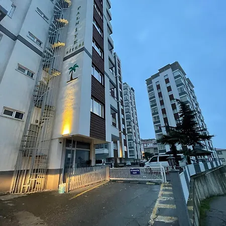Sehir Merkezinde Site Icerisinde Lueks * Trabzon